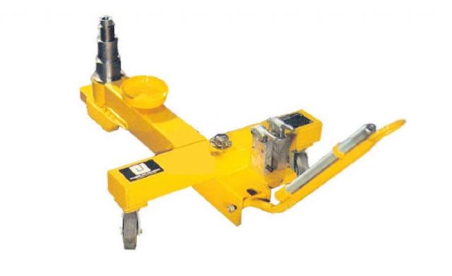 Columbus Jack 6510-56 – 65-Ton Alligator Axle Jack | Pilot John