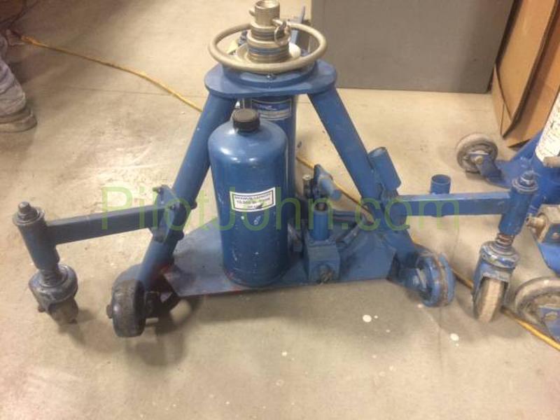 Used Tronair 0205170132 Tripod Aircraft Jack Pilot John