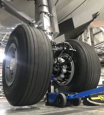 under-axle aircraft scales in use