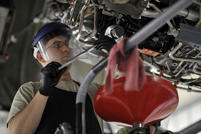 Aircraft turbine engine maintenance using MIL-PRF-23699 oil